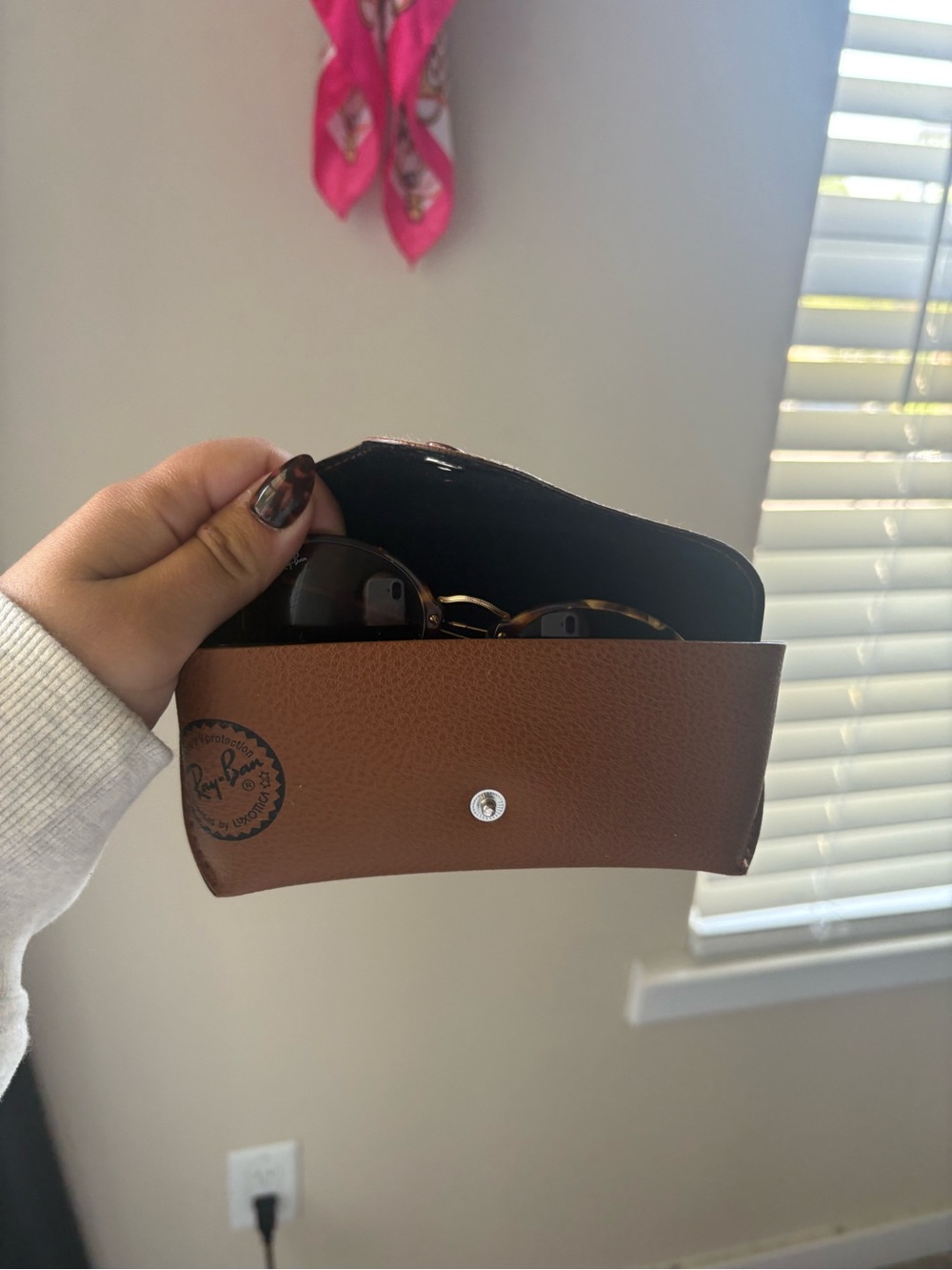 Ray-Ban Tortoiseshell Round Sunglasses with Brown Lenses - Picture 5 of 6